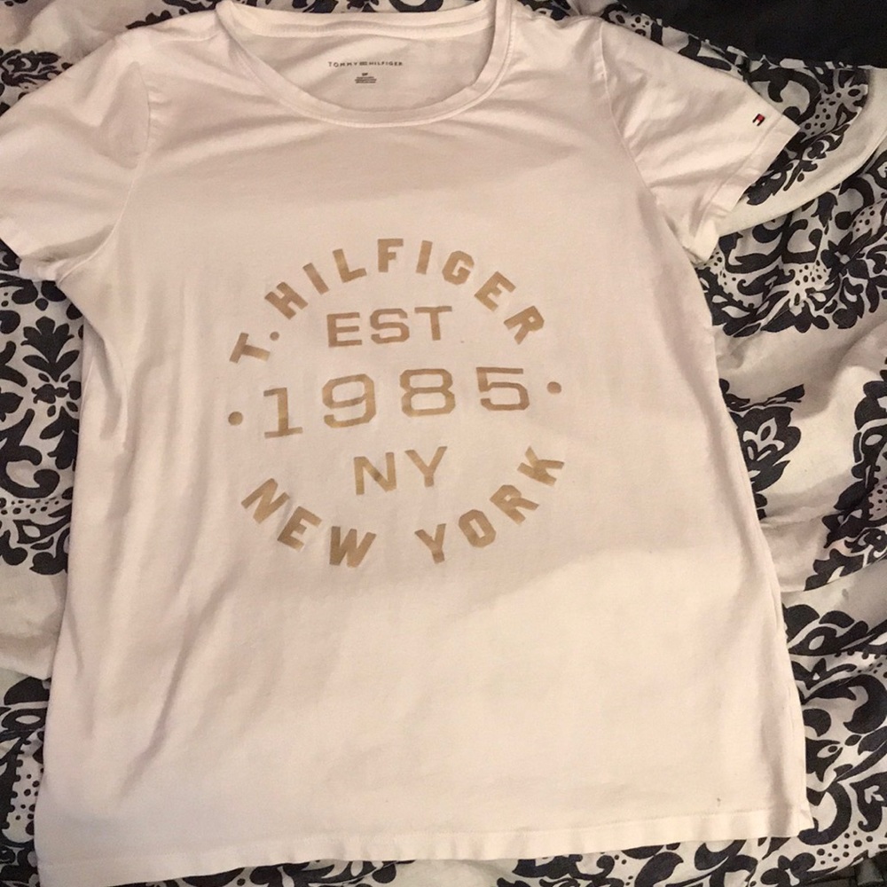 TOMMY HILFIGER small size T-shirt